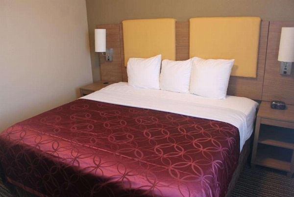 Days Inn by Wyndham Brooklyn Borough Park image 28
